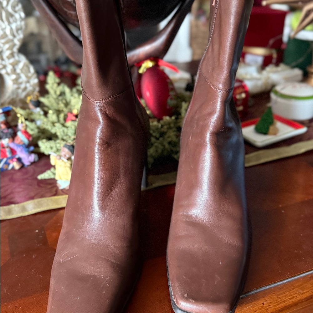 Elegant Brown Leather Boots 9 1/2 Bandolino